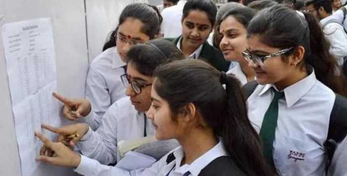 यूपी बोर्ड: दसवीं का परिणाम घोषित, 88.18 प्रतिशत छात्रों को मिली सफलता