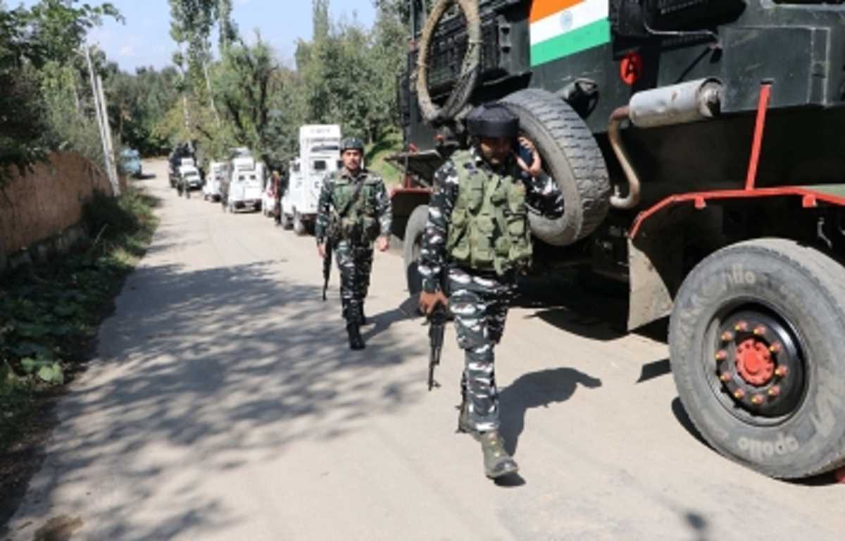 जम्मू-कश्मीर के शोपियां में हुई मुठभेड़ में एक आतंकवादी ढेर