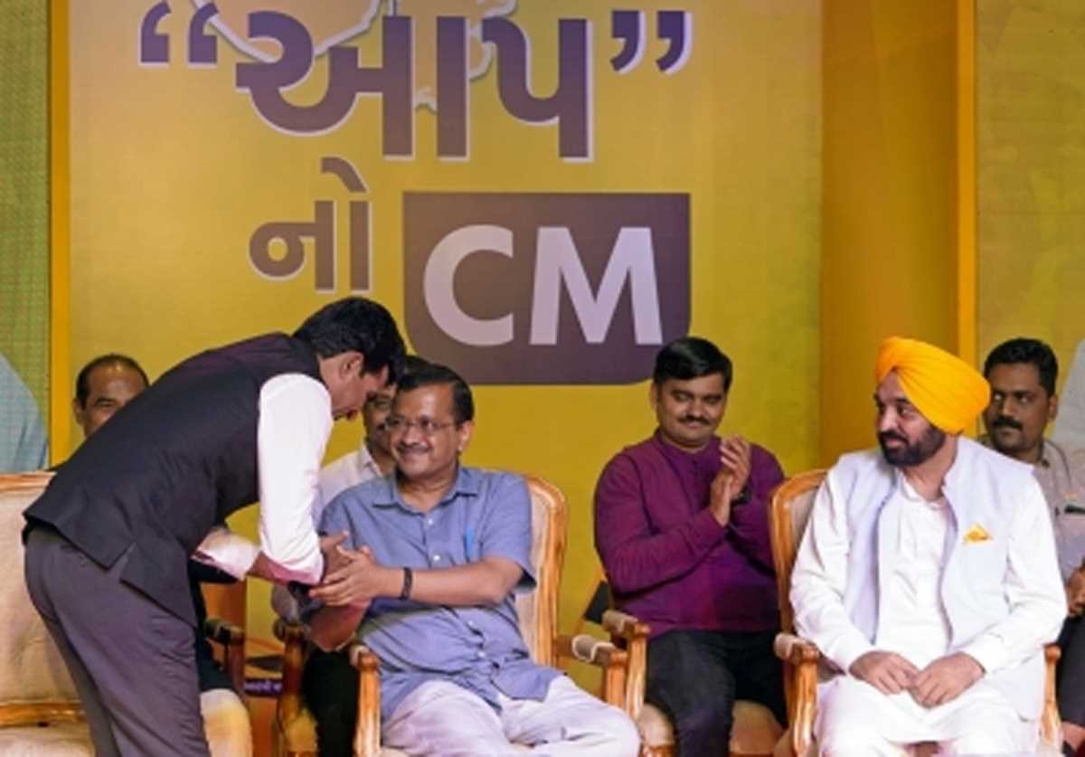 आप ने घोषित किया इसुदान गढ़वी को गुजरात में मुख्यमंत्री पद का उम्मीदवार