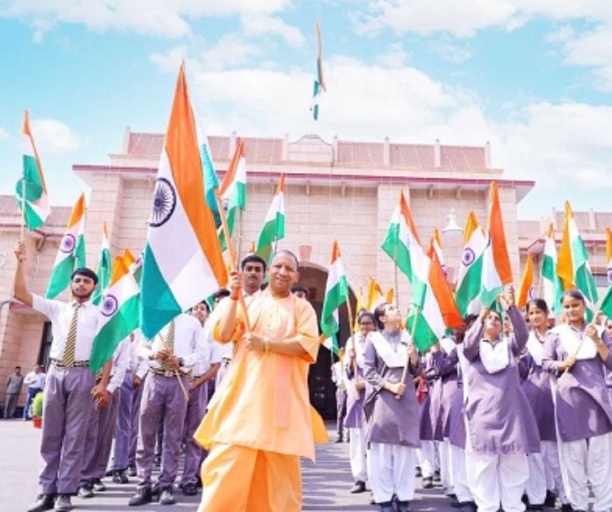 सीएम योगी ने की हर घर तिरंगा अभियान की शुरुआत,