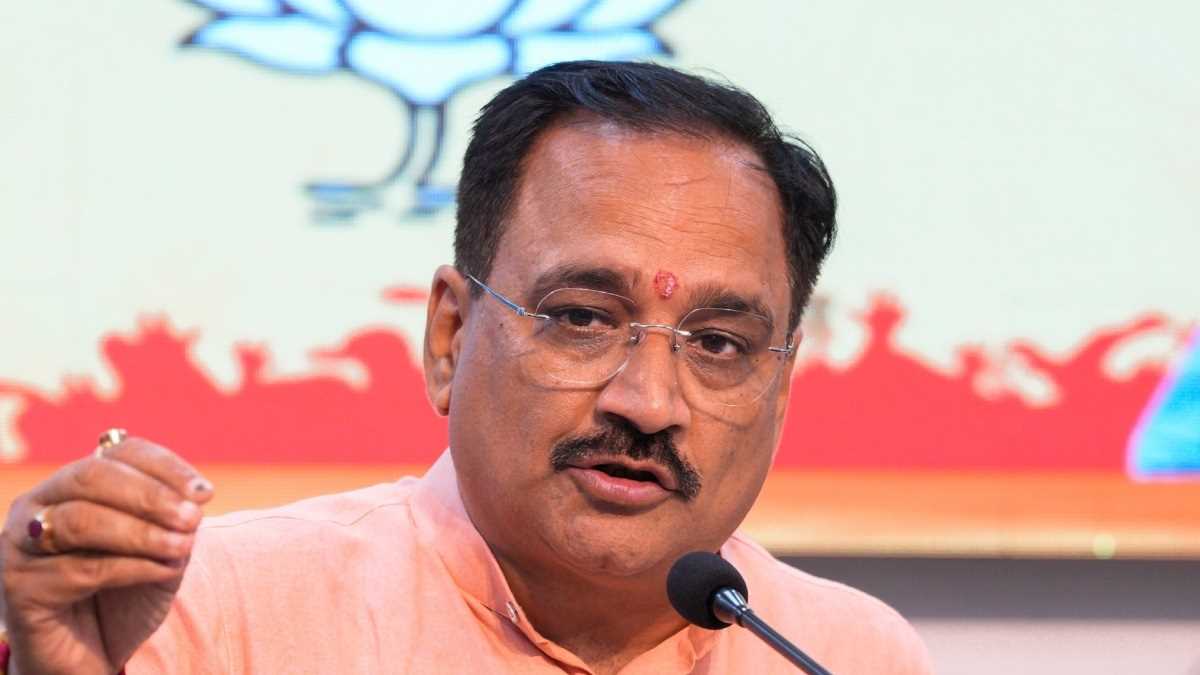 70 सीटों पर चुनाव लड़ने का केजरीवाल का दावा हास्यास्पद: वीरेंद्र सचदेवा 70 सीटों पर चुनाव लड़ने का केजरीवाल का दावा हास्यास्पद: वीरेंद्र सचदेवा