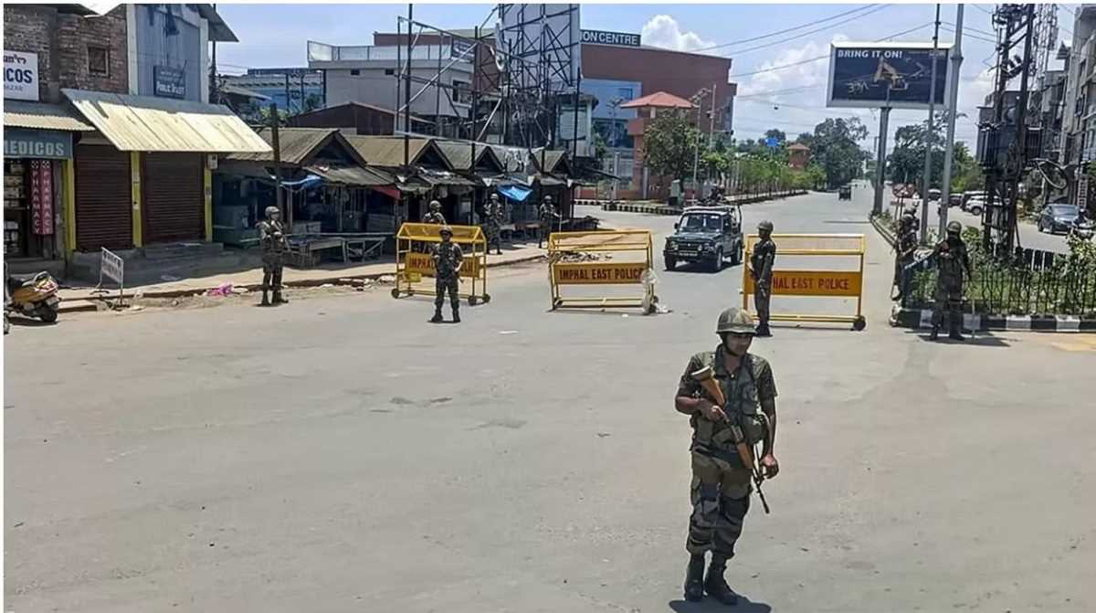 मणिपुर के दो जिलों में लगा कर्फ्यू