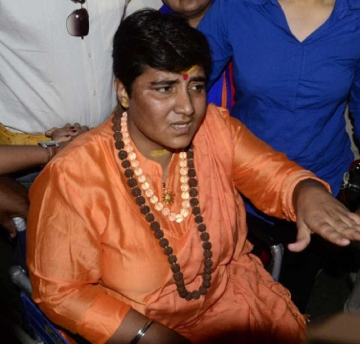 प्रज्ञा ठाकुर के खिलाफ शिकायत : कर्नाटक पुलिस ने तहसीन पूनावाला को भेजा नोटिस प्रज्ञा ठाकुर के खिलाफ शिकायत : कर्नाटक पुलिस ने तहसीन पूनावाला को भेजा नोटिस