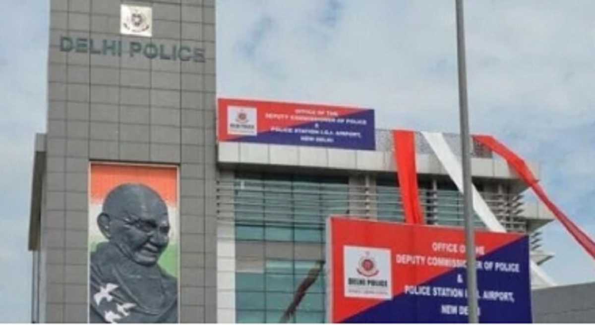 एयर इंडिया विवाद : जांच के लिए 3 पायलट आईजीआई एयरपोर्ट थाने पहुंचे