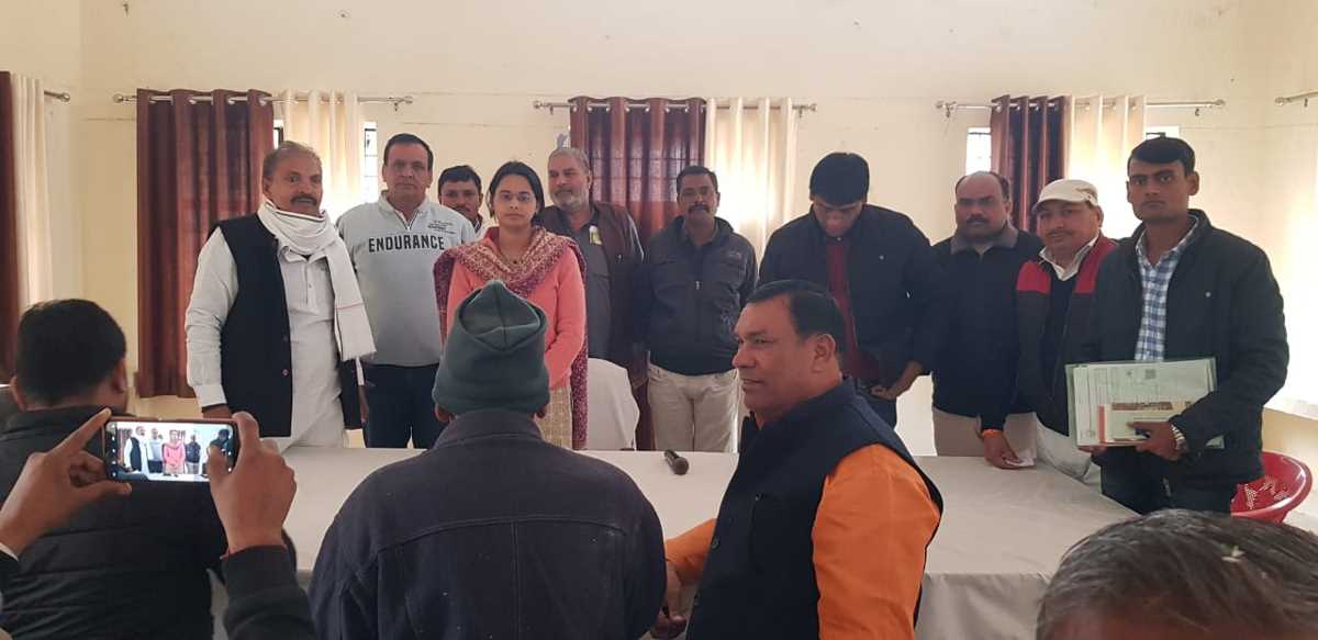 ब्लॉक के पदाधिकारियों ने सदर एसडीएम को प्रधानों की समस्याओं से कराया अवगत ब्लॉक के पदाधिकारियों ने सदर एसडीएम को प्रधानों की समस्याओं से कराया अवगत