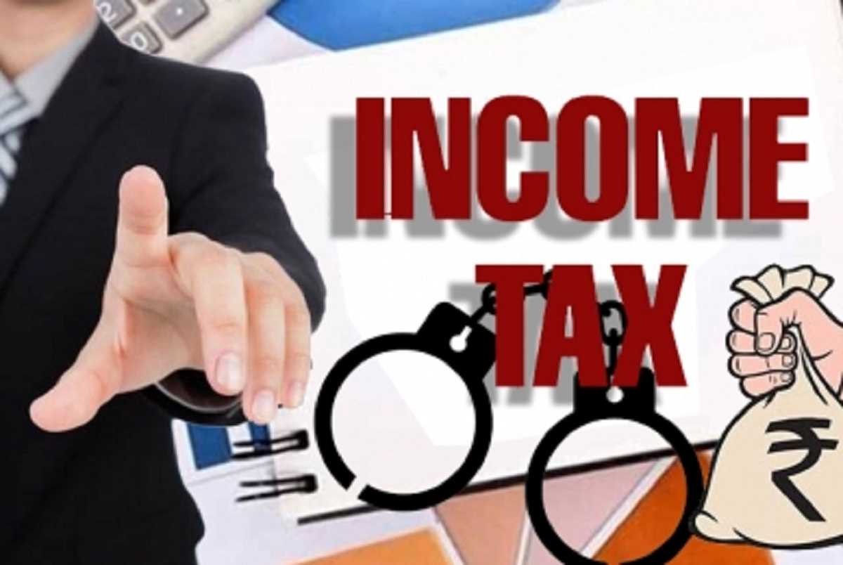 हैदराबाद में तेलंगाना के मंत्री के घर और ऑफिस में आयकर विभाग का छापा हैदराबाद में तेलंगाना के मंत्री के घर और ऑफिस में आयकर विभाग का छापा