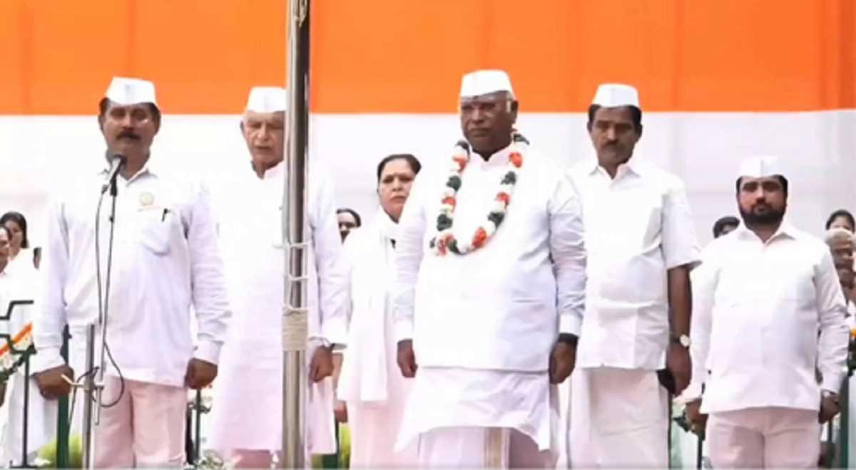 लाल किले पर स्वतंत्रता दिवस समारोह में शामिल नहीं हुए खड़गे