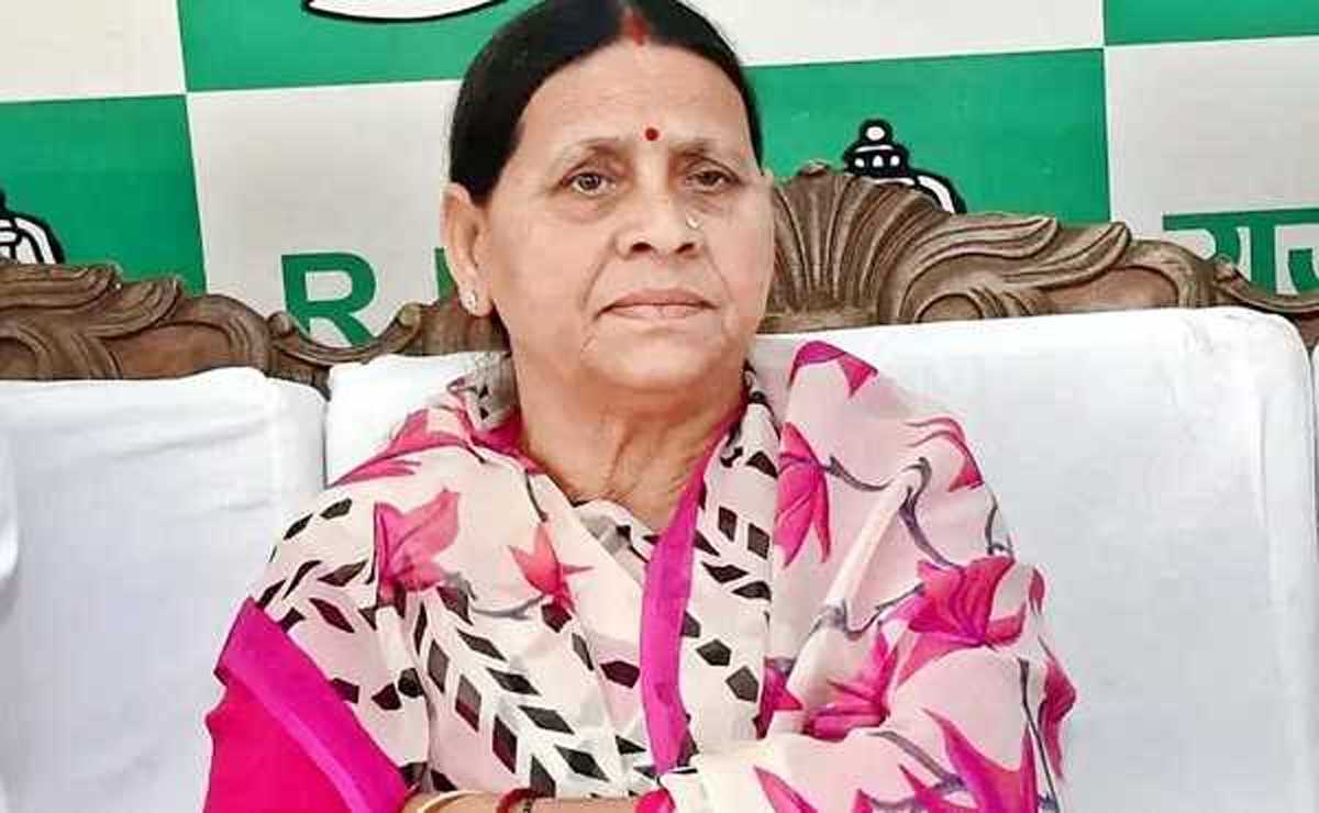 ईडी ने जमीन के बदले नौकरी मामले में बिहार की पूर्व मुख्यमंत्री राबड़ी से पूछताछ की