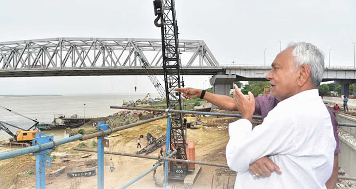 जेपी गंगा पथ के बचे हुए निर्माण कार्य जल्द से जल्द करें पूर्ण : नीतीश