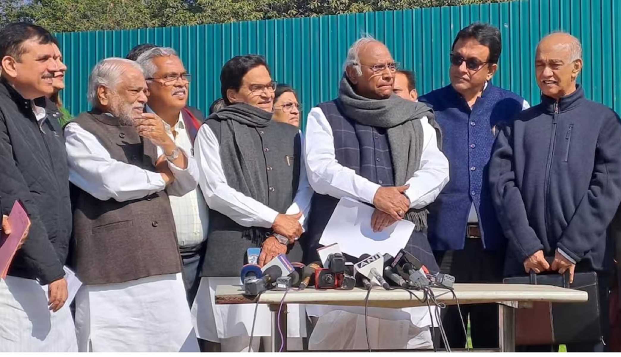 हिंडनबर्ग रिपोर्ट की हो जेपीसी जांच, LIC के मुद्दे पर हो चर्चा, संसद में हंगामे के बाद बोले खड़गे