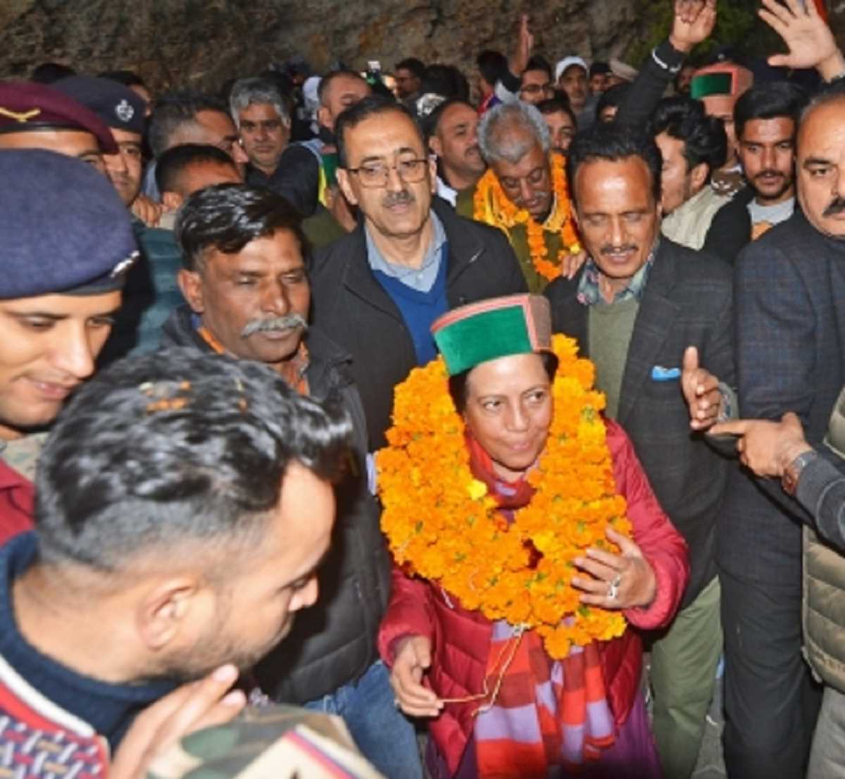 हिमाचल में कांग्रेस विधायक दल का नेता चुनने के लिए शिमला में बैठक आज