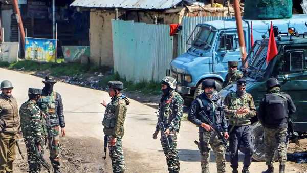 अनंतनाग में मुठभेड़ के बाद हिजबुल का आतंकवादी गिरफ्तार