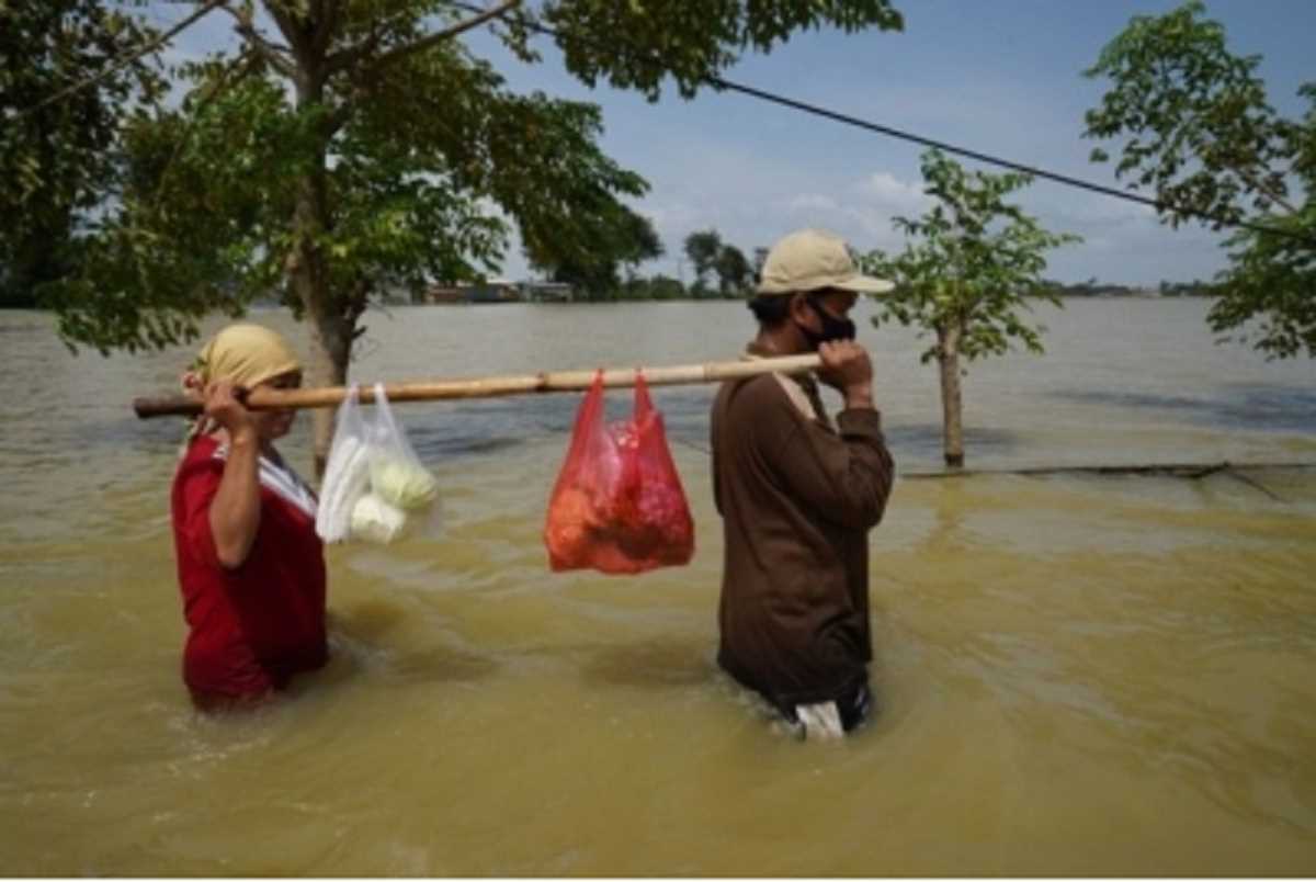 इंडोनेशिया के सेंट्रल सुलावेसी में बाढ़ से 3 की मौत, 4 लापता