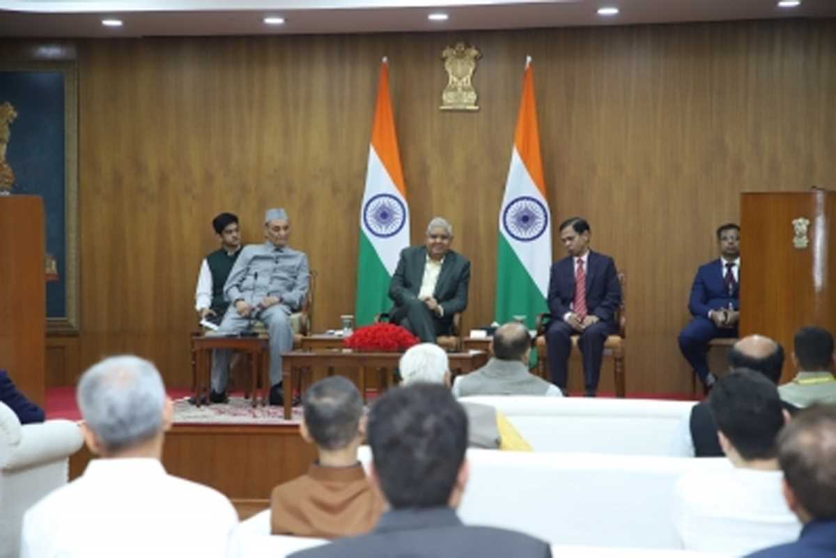 संसदीय समितियों में विचार-विमर्श के बाद की गई कर्मचारियों की नियुक्ति : धनखड़