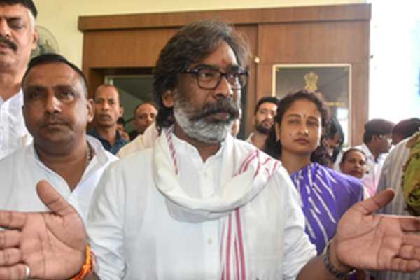 झारखंड की 50 लाख महिलाओं को हर माह एक हजार रुपये देने की योजना, सभी जिलों में लगे कैंप