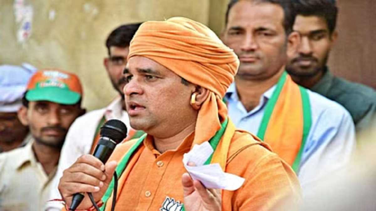 राजस्थान सीएम की रेस से बाहर हुए महंत बालकनाथ, सोशल मीडिया पर की घोषणा राजस्थान सीएम की रेस से बाहर हुए महंत बालकनाथ, सोशल मीडिया पर की घोषणा