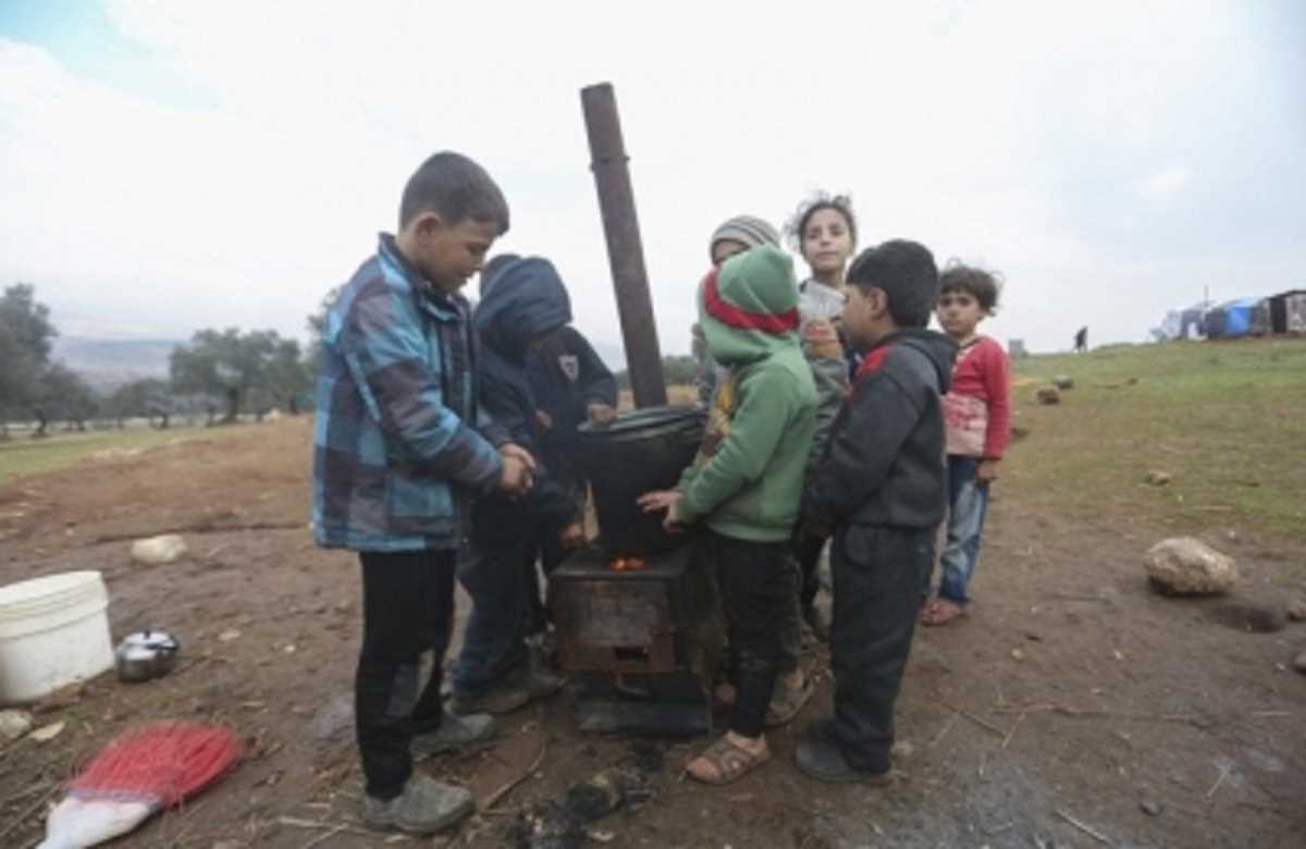 10 साल के युद्ध के बाद बढ़ती पीड़ा का सामना कर रहे सीरियाई : रिपोर्ट 10 साल के युद्ध के बाद बढ़ती पीड़ा का सामना कर रहे सीरियाई : रिपोर्ट