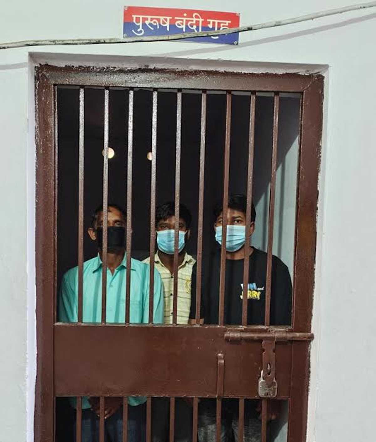 मारपीट करने के पांच आरोपी गिरफ्तार मारपीट करने के पांच आरोपी गिरफ्तार