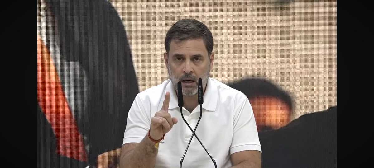 अडानी के बचाव में खड़े हैं मोदी : राहुल