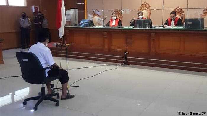 इंडोनेशिया में 13 छात्राओं से रेप करने वाले प्रिंसिपल को मौत की सजा