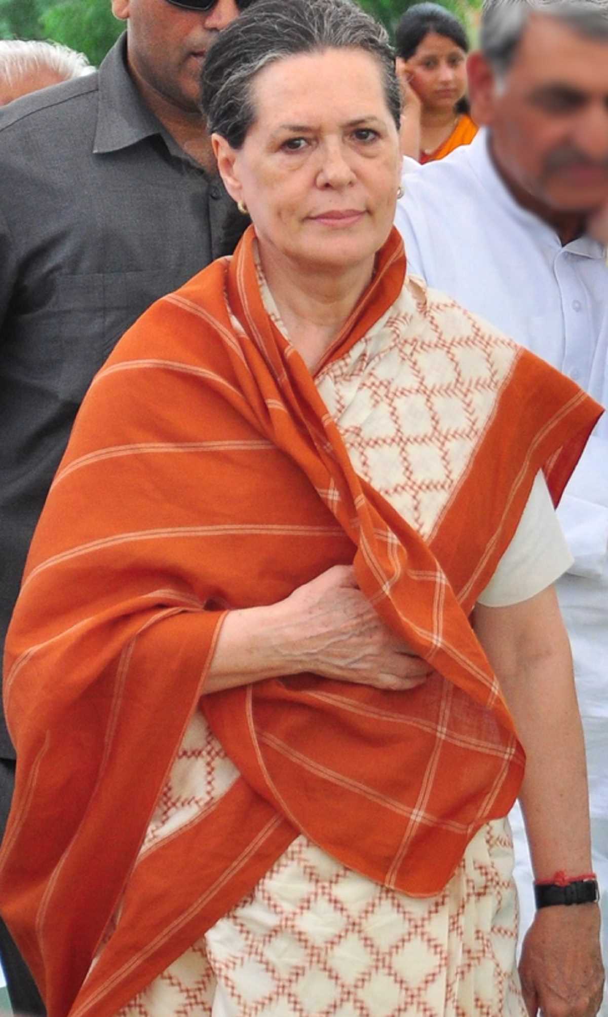 सोनिया गांधी का सर गंगा राम अस्पताल में मेडिकल चेकअप