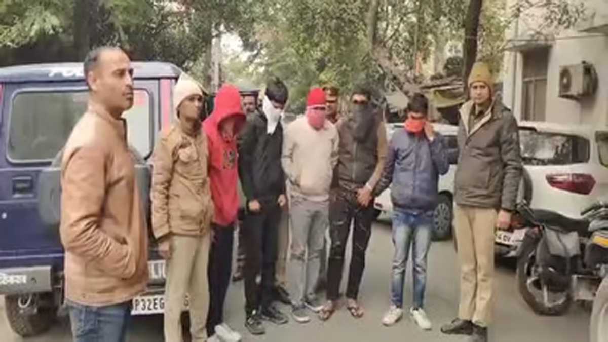 एमिटी और दिल्ली यूनिवर्सिटी के छात्र निकले गांजा तस्कर, 5 गिरफ्तार, लाखों का माल बरामद