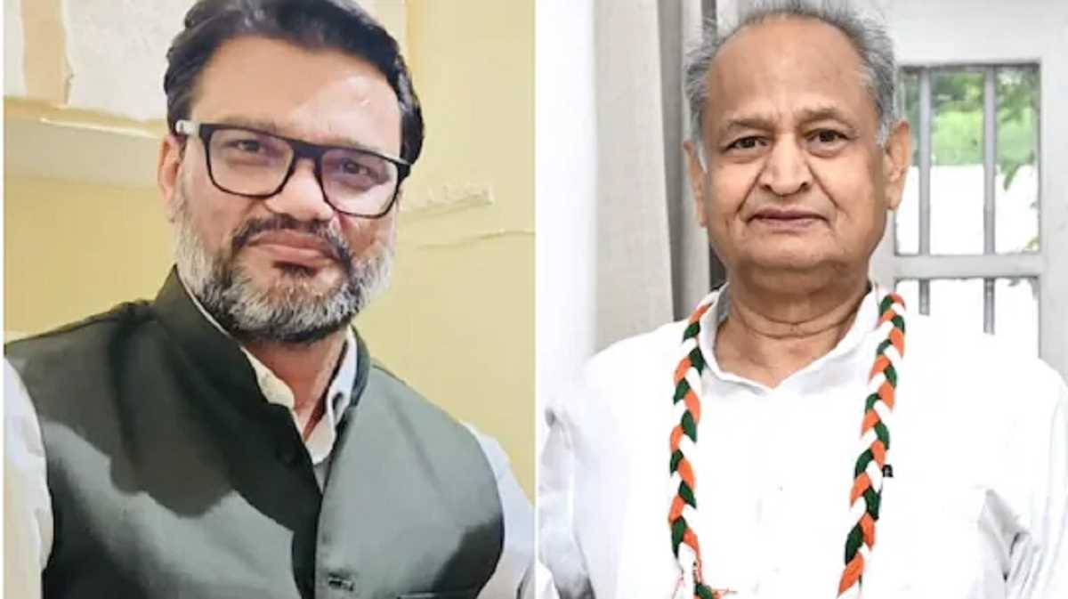 मुख्यमंत्री को किरोड़ी फोन टैपिंग मामले में करना चाहिए वास्तविकता को स्पष्ट - अशोक गहलोत मुख्यमंत्री को किरोड़ी फोन टैपिंग मामले में करना चाहिए वास्तविकता को स्पष्ट - अशोक गहलोत