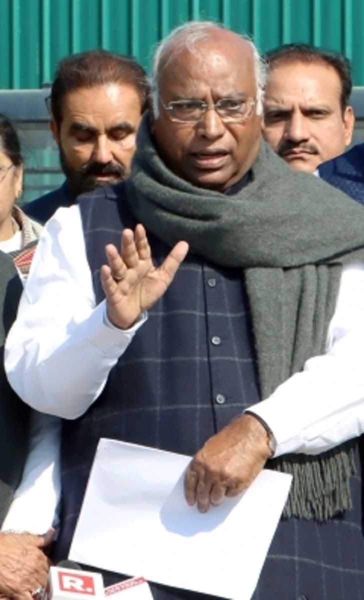 Adani Row: अदाणी मुद्दे पर खड़गे ने निलंबन नोटिस दिया