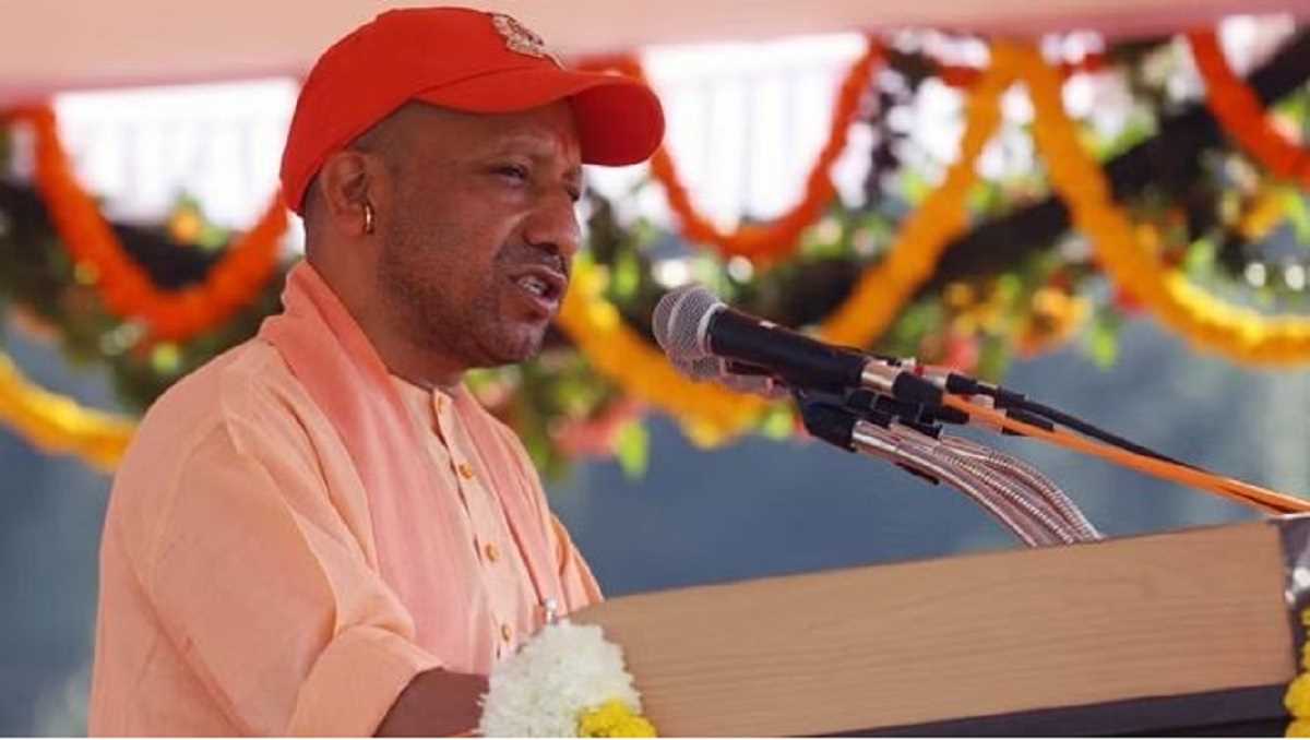 पुलिस स्मृति कार्यक्रम में शामिल सीएम योगी ने कहा, पुलिस ने कानून का राज कायम रखने में निभाई बड़ी भूमिका