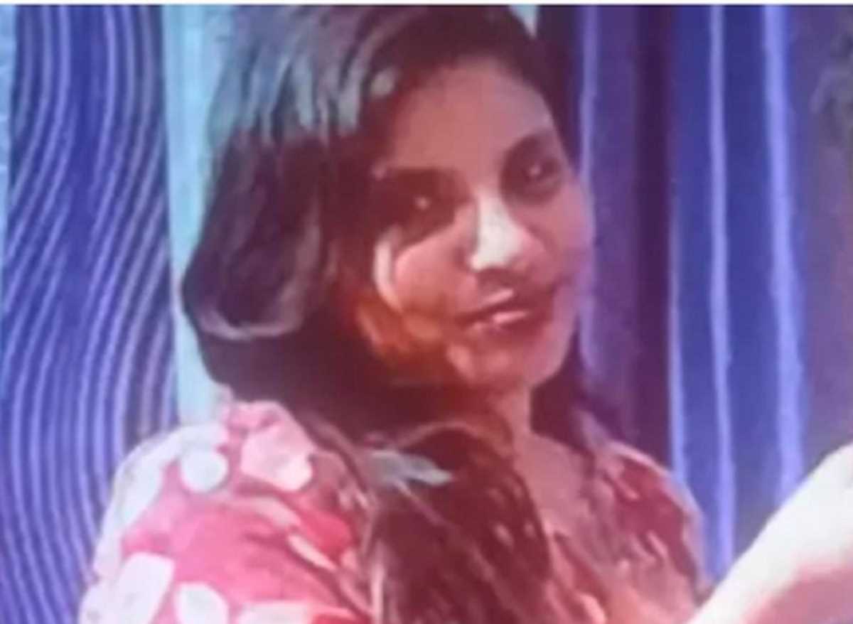 राजस्थान की शादीशुदा महिला एफबी दोस्त से मिलने पहुंची पाकिस्तान राजस्थान की शादीशुदा महिला एफबी दोस्त से मिलने पहुंची पाकिस्तान