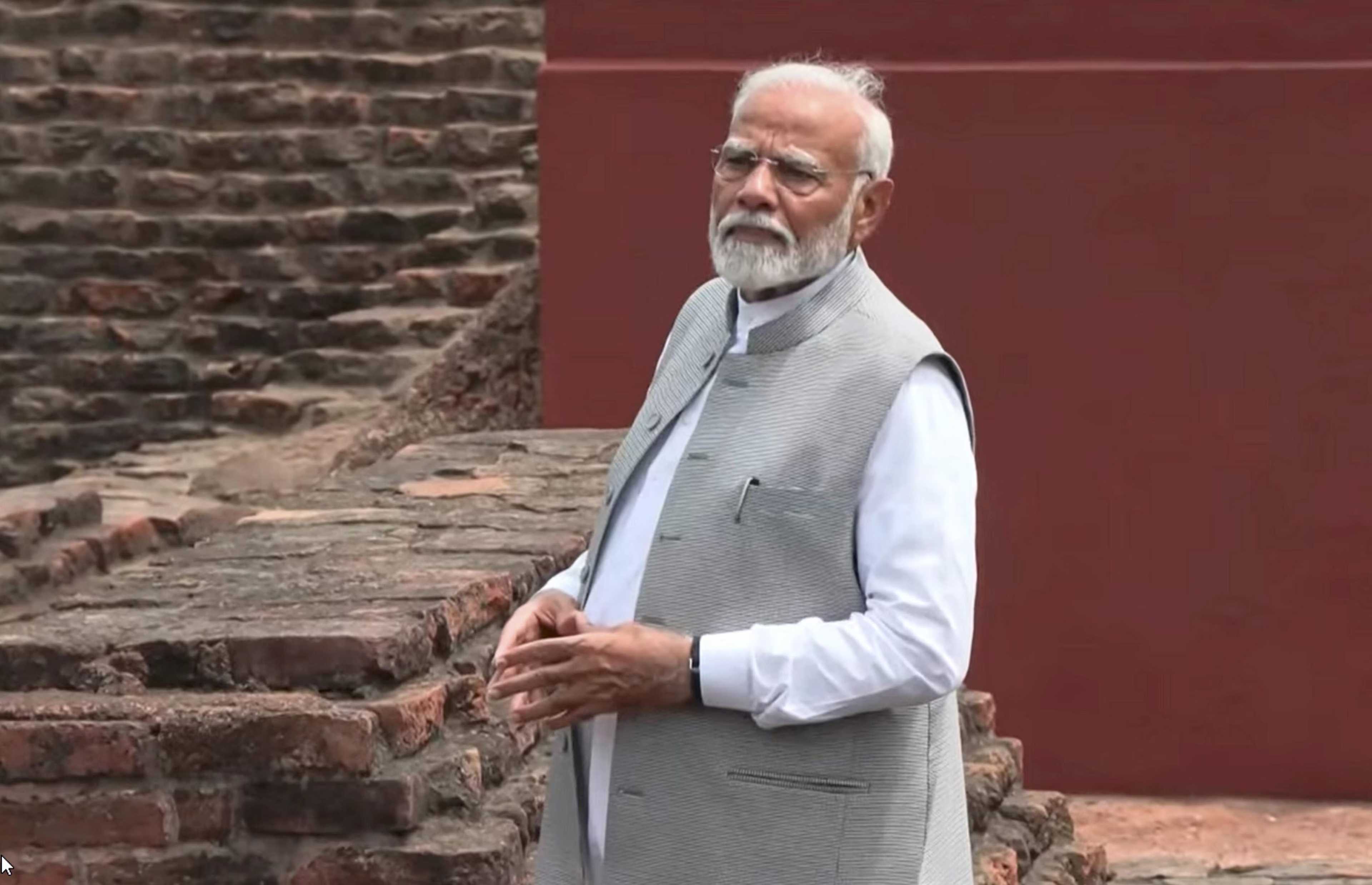 नीट और नालंदा के बीच उलझा देश