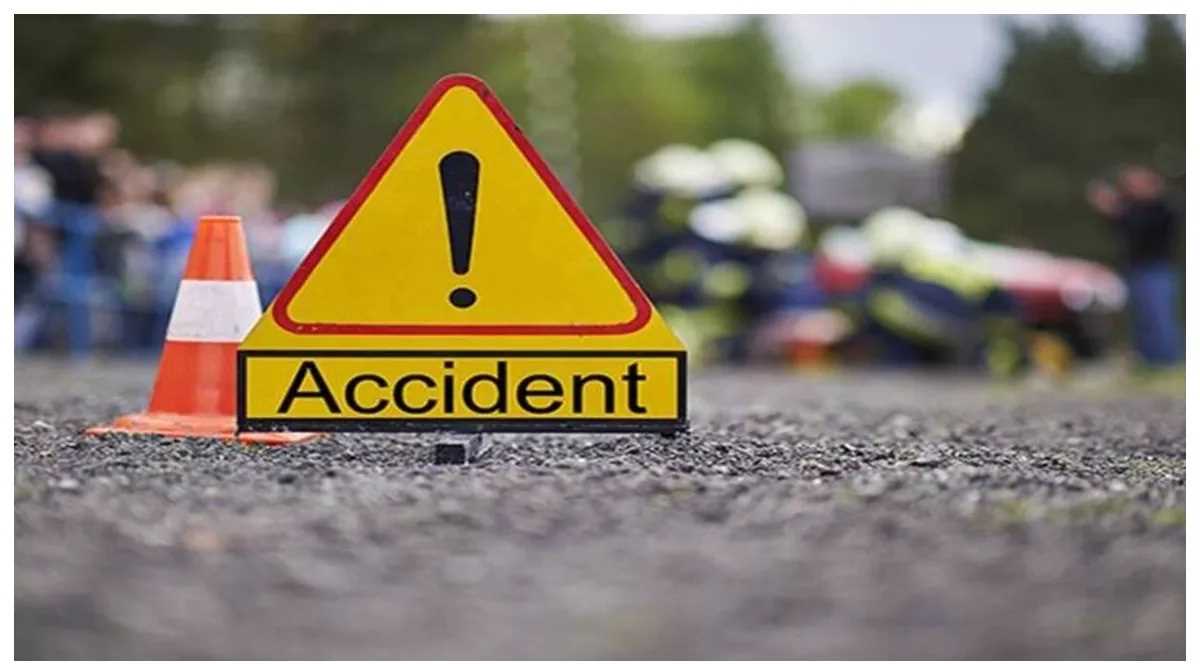 Raebareli News: रायबरेली में भीषण सड़क हादसा, दो ट्रकों की टक्कर में 3 लोगों की मौत, एक की हालत नाजुक