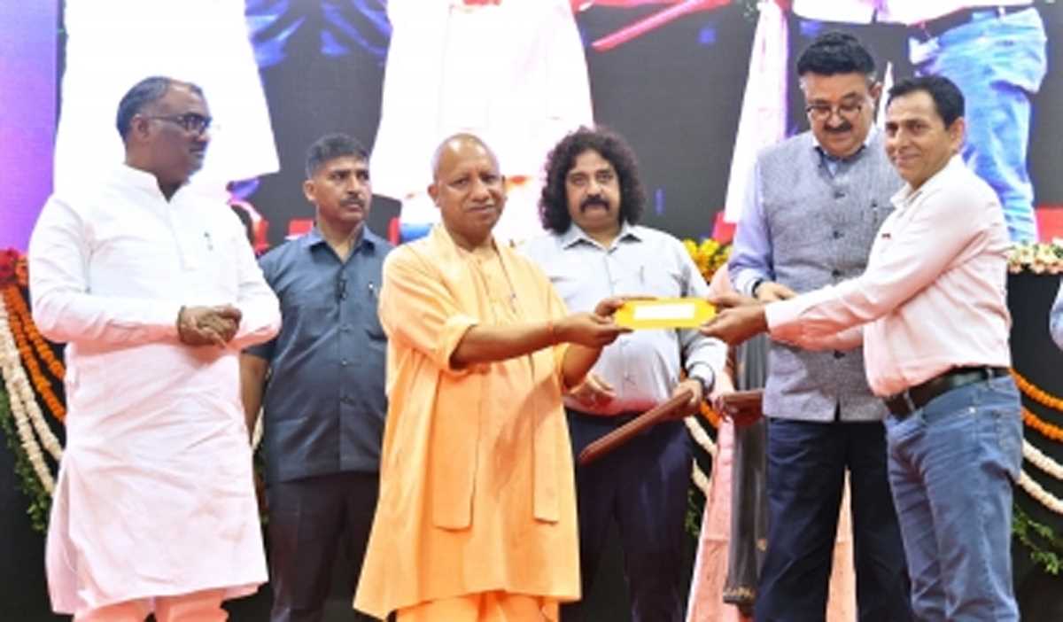 भारत की समृद्धि का आधार हैं युवक और महिला मंगल दल : मुख्यमंत्री