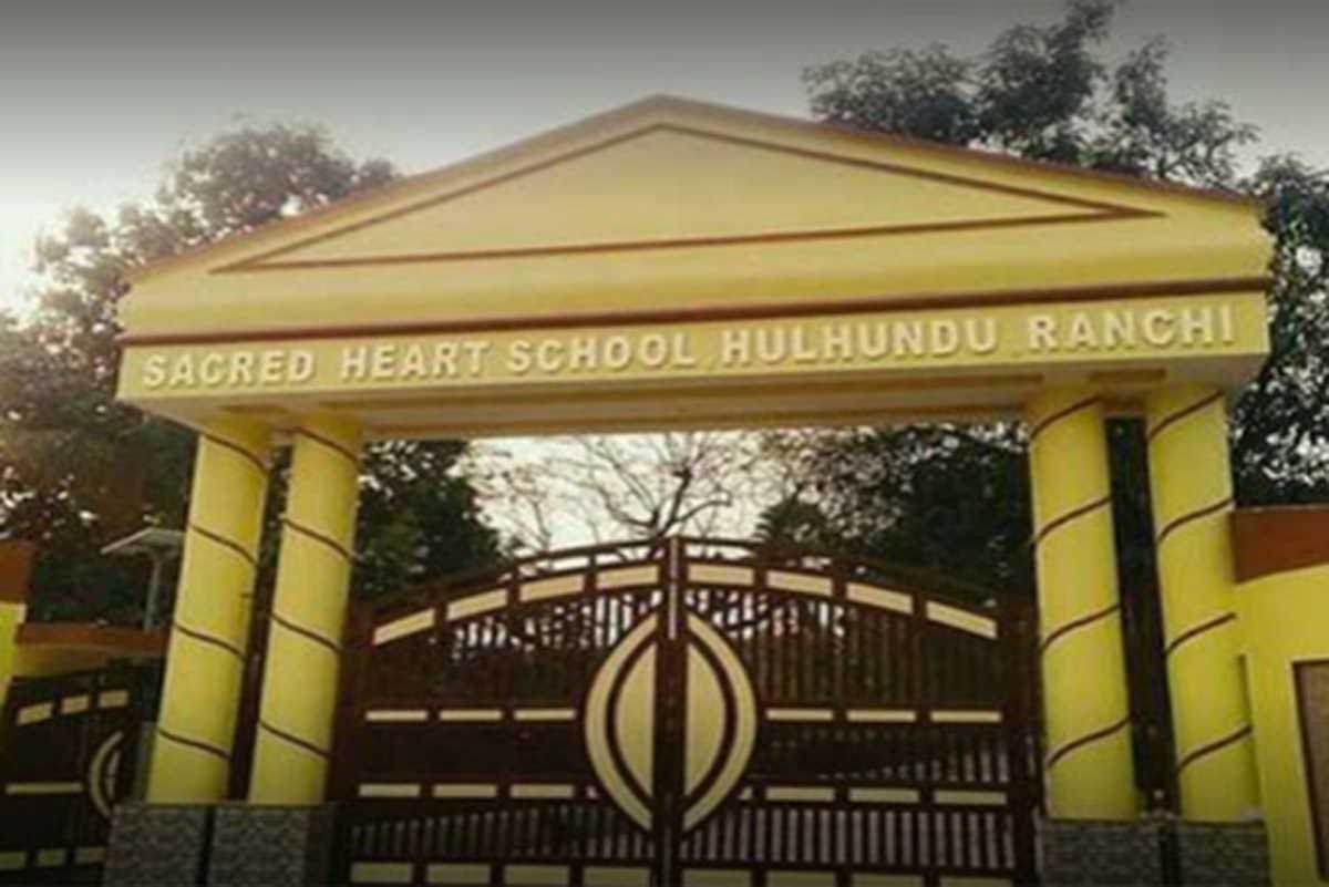 रांची के प्रतिष्ठित स्कूल की छत से गिरी छठी क्लास की छात्रा, हालत गंभीर