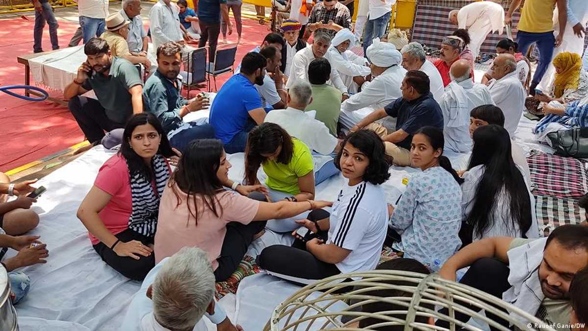 सुबह कसरत, दिन में प्रदर्शन : पहलवानों का धरना जारी है