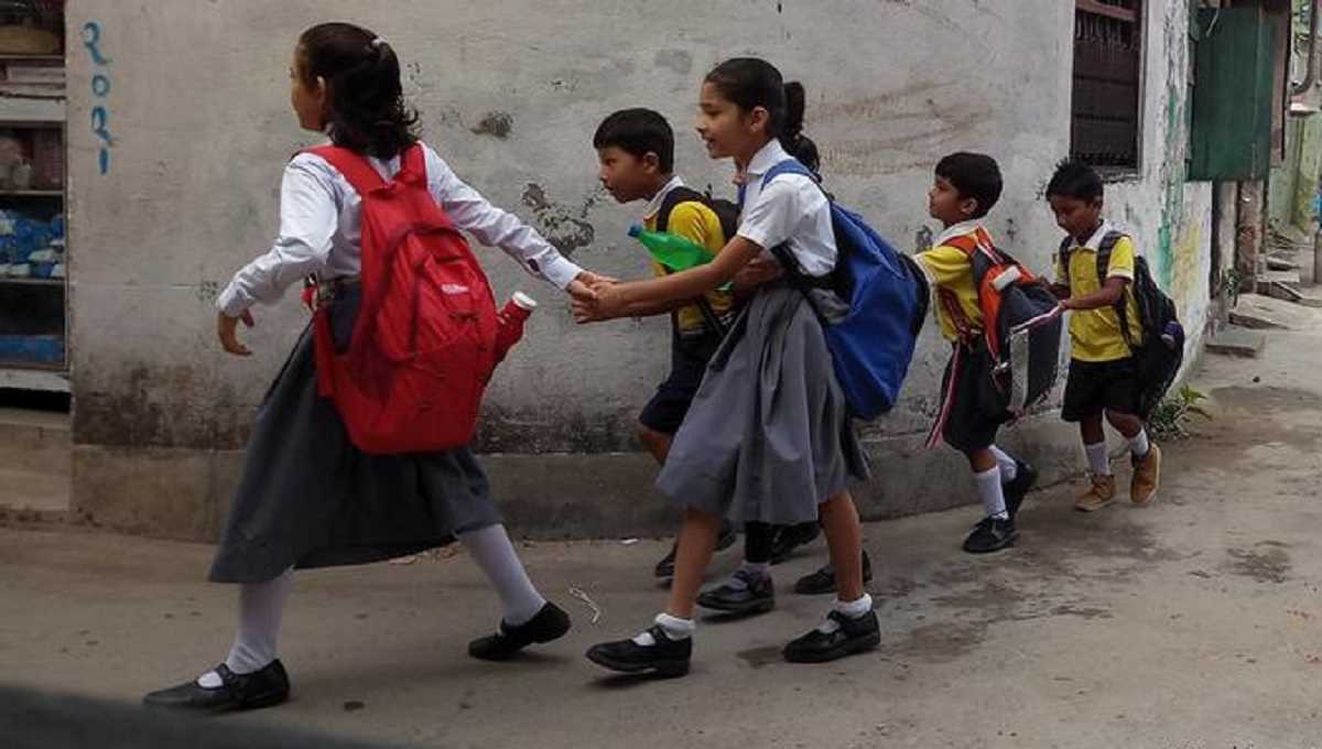 अमीर दोस्त हों तो बड़े होकर धनी बनते हैं बच्चे: शोध अमीर दोस्त हों तो बड़े होकर धनी बनते हैं बच्चे: शोध