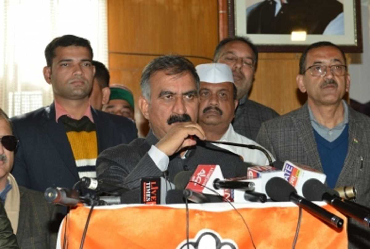 हिमाचल के मुख्यमंत्री ने कैबिनेट मंत्रियों को किया विभागों का आवंटन