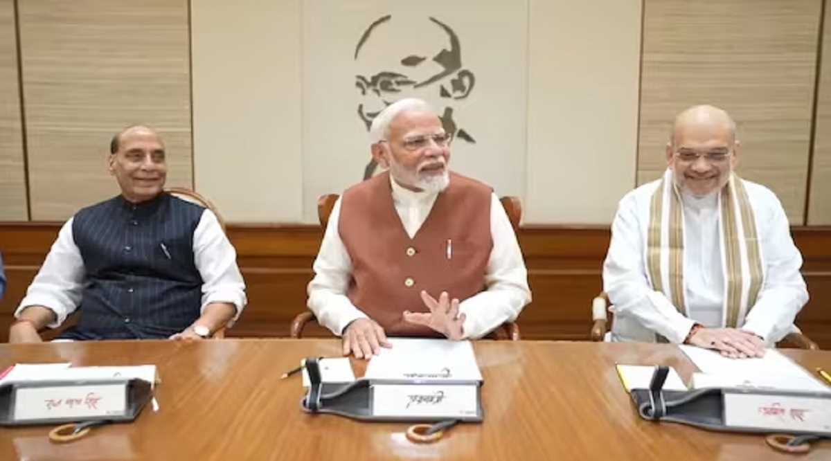 अमित शाह को गृह और राजनाथ सिंह को फिर से रक्षा मंत्रालय