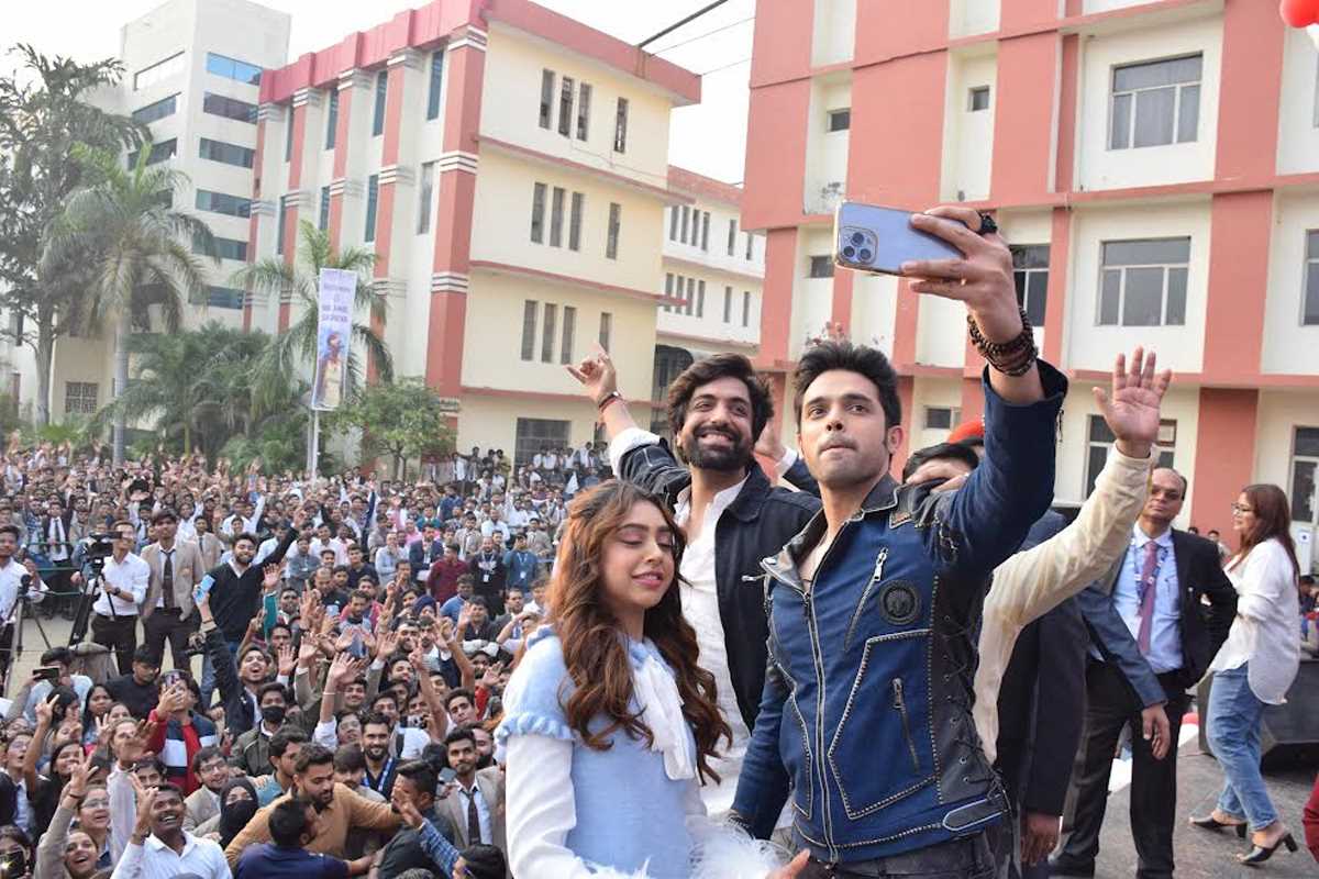 कैसी ये यारियां सीजन-4 की स्टार कॉस्ट पहुंची आईआईएमटी