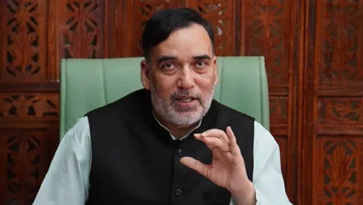 ‘आप’ ने सुरक्षा गार्डों को हीटर वितरित करके विंटर एक्शन प्लान अभियान शुरू किया