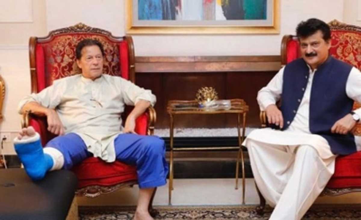 धमकी के बीच इमरान के लाहौर स्थित आवास पर कड़ी सुरक्षा