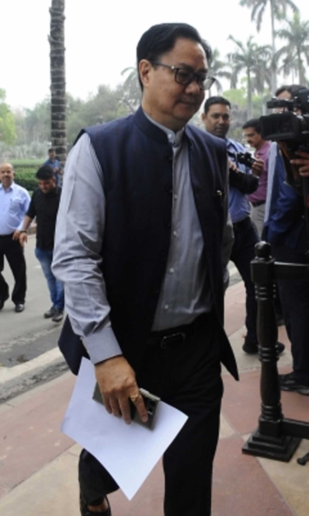 सरकार, न्यायपालिका के बीच मतभेदों को टकराव नहीं माना जा सकता : रिजिजू