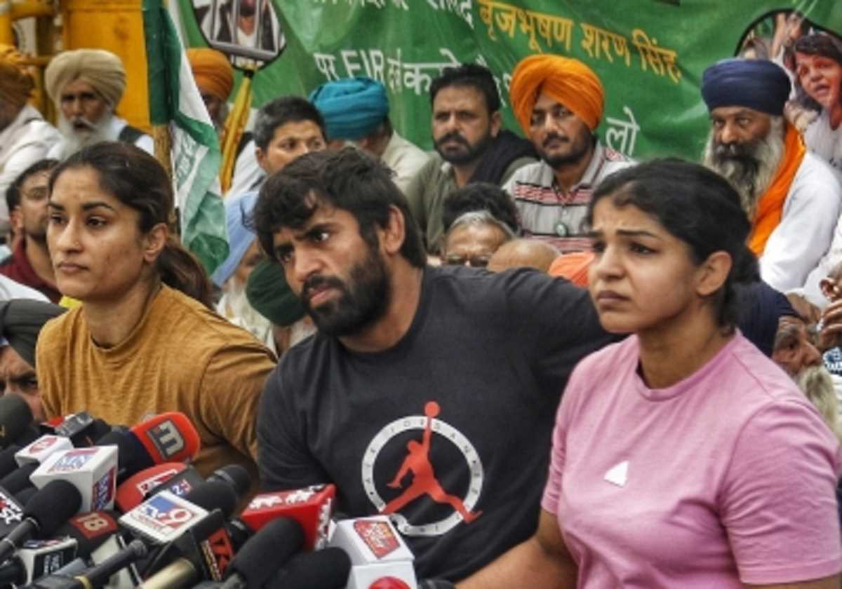 साक्षी मलिक ने किया प्रदर्शन से हटने की खबरों का खंडन साक्षी मलिक ने किया प्रदर्शन से हटने की खबरों का खंडन