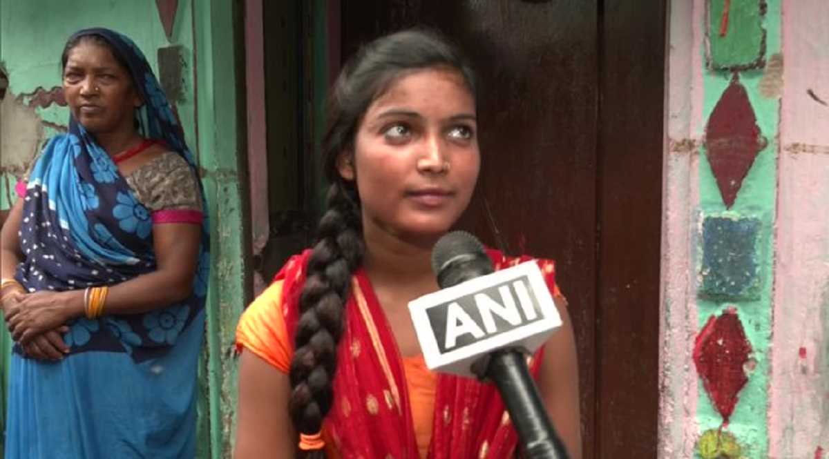 महिला विकास निगम प्रबंध निदेशक हरजोत कौर से सेनेटरी पैड फ्री में उपलब्ध कराने की गुहार लगाने वाली छात्रा रिया ने दिया अपना बयांन महिला विकास निगम प्रबंध निदेशक हरजोत कौर से सेनेटरी पैड फ्री में उपलब्ध कराने की गुहार लगाने वाली छात्रा रिया ने दिया अपना बयांन