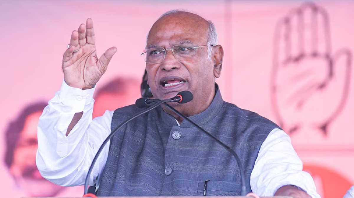 मल्लिकार्जुन खड़गे ने मतदाता सूची में हेरफेर का उठाया मुद्दा, भाजपा पर लगाए आरोप