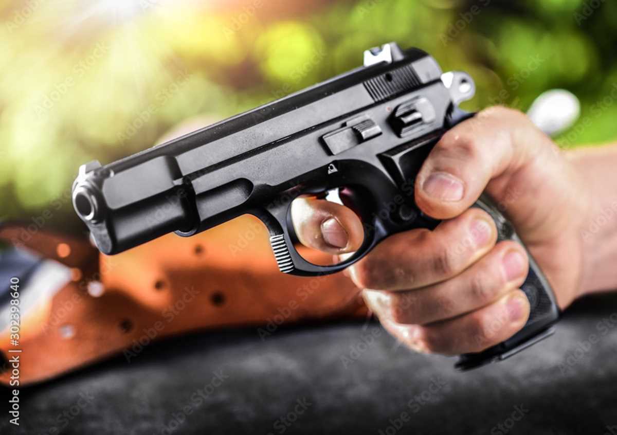 बिहार के निजी स्कूल में छात्र ने अपने सीनियर को गोली मारी