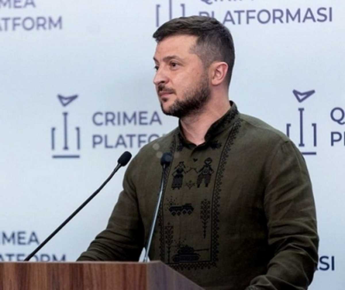 जेलेंस्की ने ब्लैकरॉक के सीईओ के साथ यूक्रेन के पुनर्निर्माण पर चर्चा की जेलेंस्की ने ब्लैकरॉक के सीईओ के साथ यूक्रेन के पुनर्निर्माण पर चर्चा की