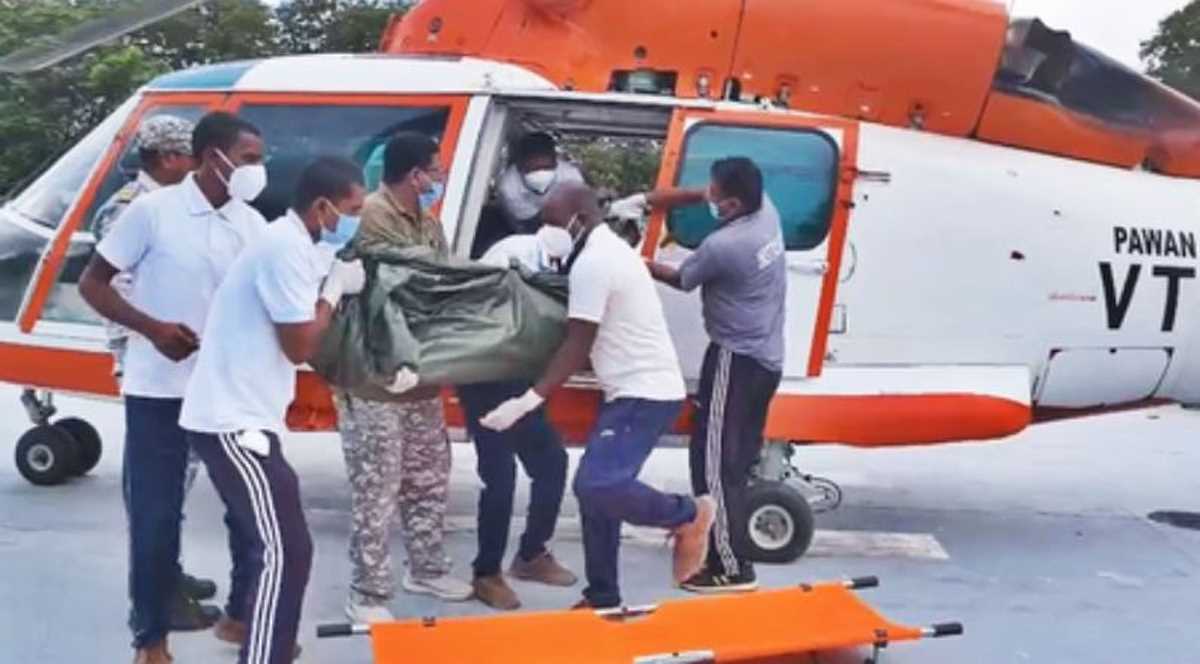 गढ़चिरौली में 36 घंटे की मुठभेड़, 4 नक्सली ढेर, हथियार समेत अन्य सामान जब्त गढ़चिरौली में 36 घंटे की मुठभेड़, 4 नक्सली ढेर, हथियार समेत अन्य सामान जब्त