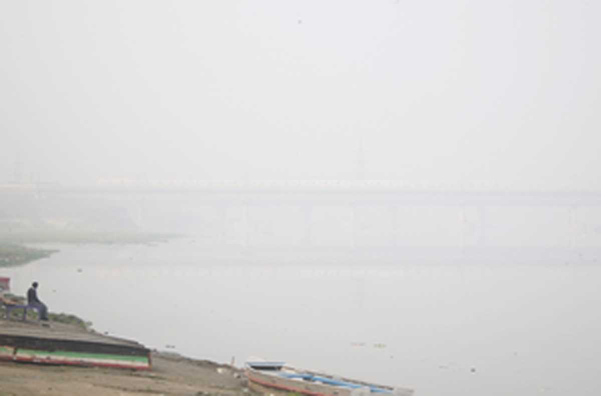 प्रदूषण से राहत नहीं, दिल्ली का एक्यूआई गंभीर श्रेणी में पहुंचा प्रदूषण से राहत नहीं, दिल्ली का एक्यूआई गंभीर श्रेणी में पहुंचा