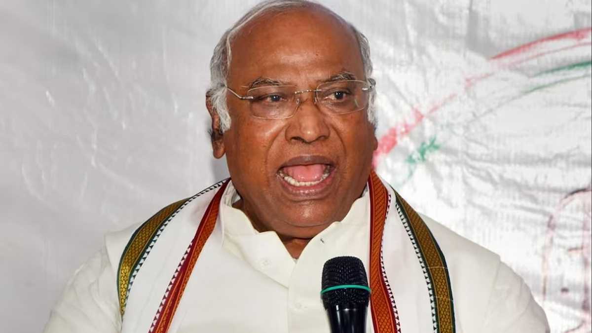 संस्थाओं का गला घोंटकर लोकतंत्र पर प्रणालीगत हमला : खड़गे